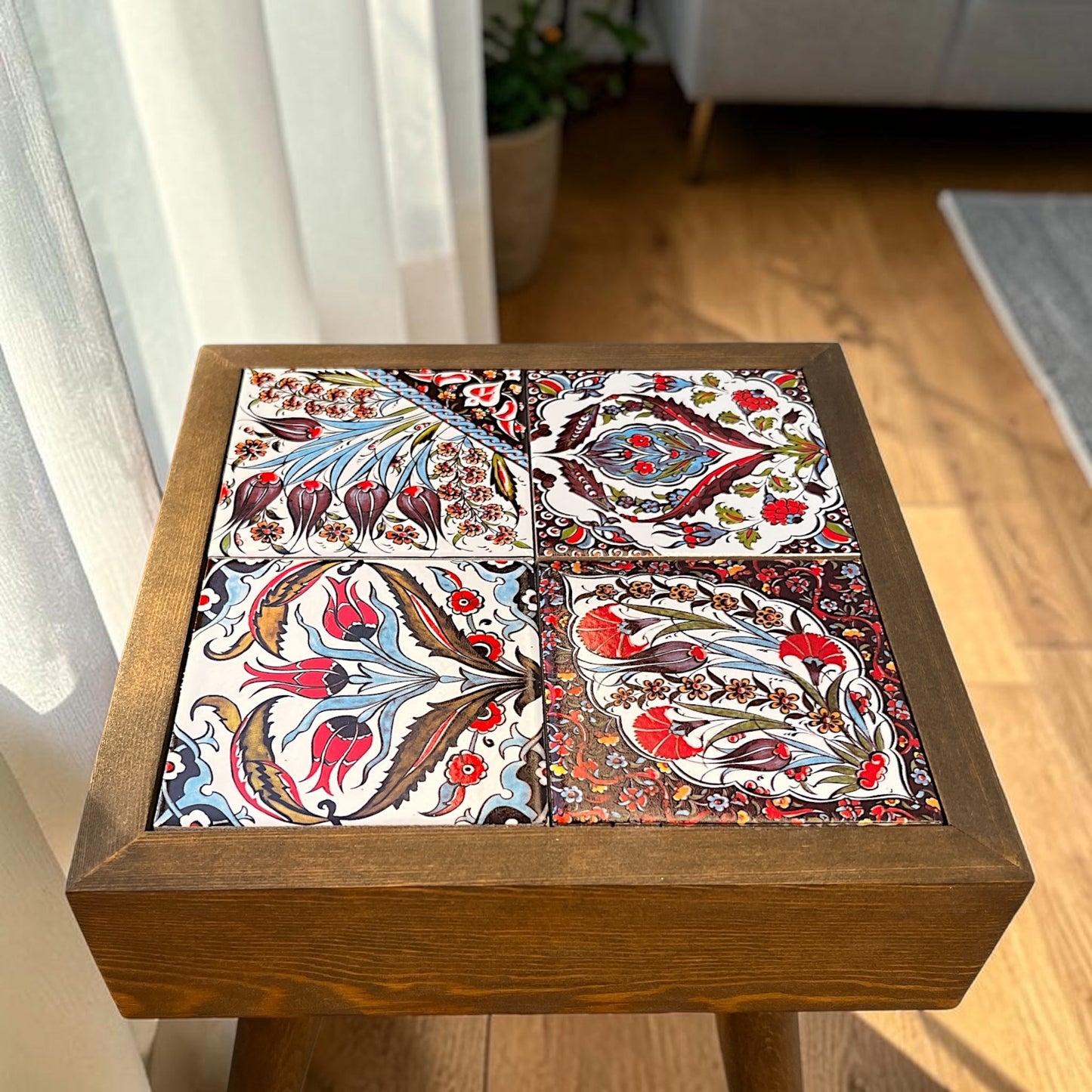 Маса Изник - Tiled Tales
